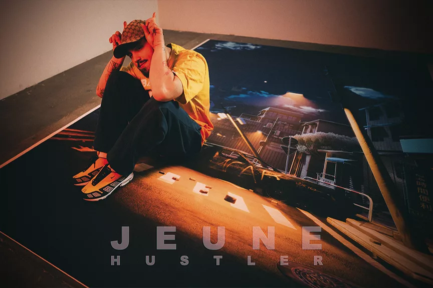 Jeune Hustler, pieds sur terre, tête dans les nuages