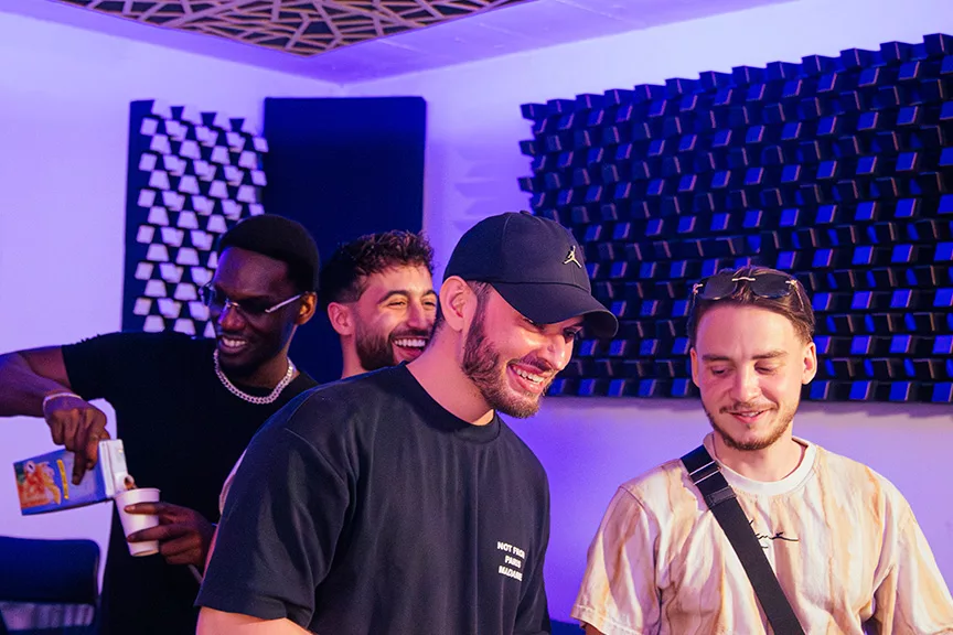 Le Flow : Interview Quartz : on vous dit tout sur la mixtape qui réunit la crème du rap helvétique.